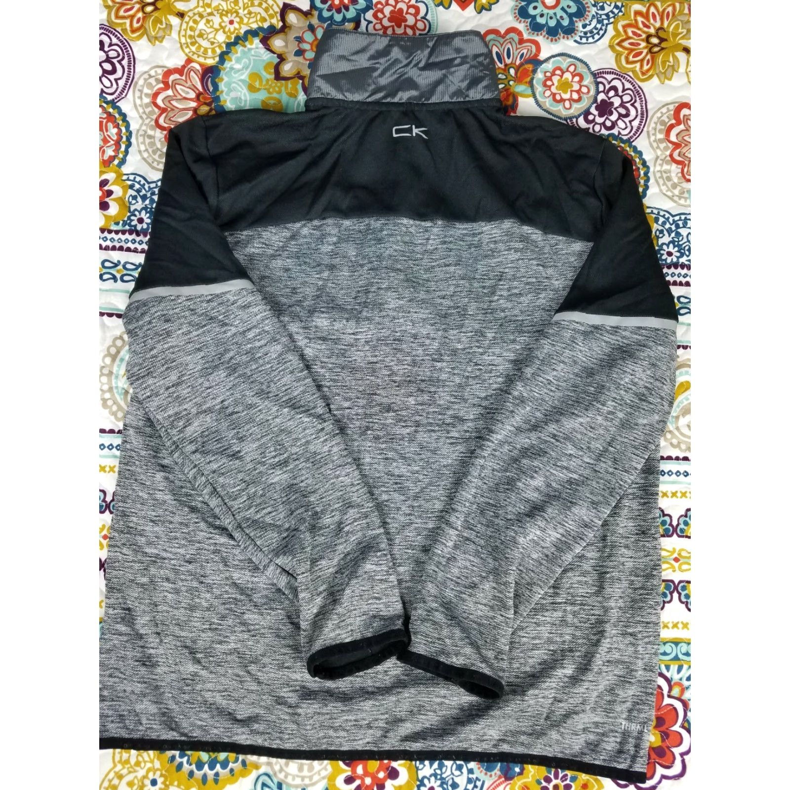Calvin Klein Calvin Klein Performance Mens Long Sleeve Dri Fit Pullover Reflective Shirt L Gray Shirt Reflective Activewear Mens Size US L / EU 52-54 / 3 - 4 Thumbnail