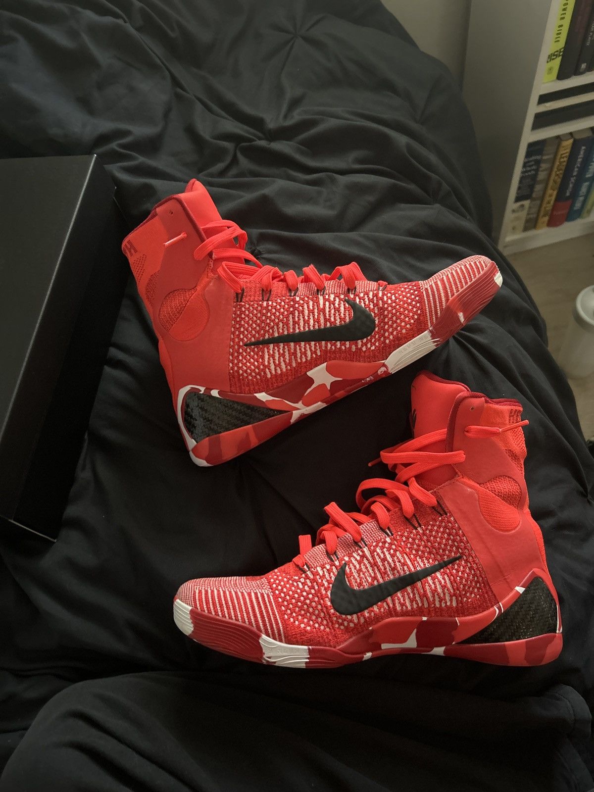 Nike Christmas Kobe 9 Elite Protro High 2024 Size US 12 / EU 45 - 2 Thumbnail