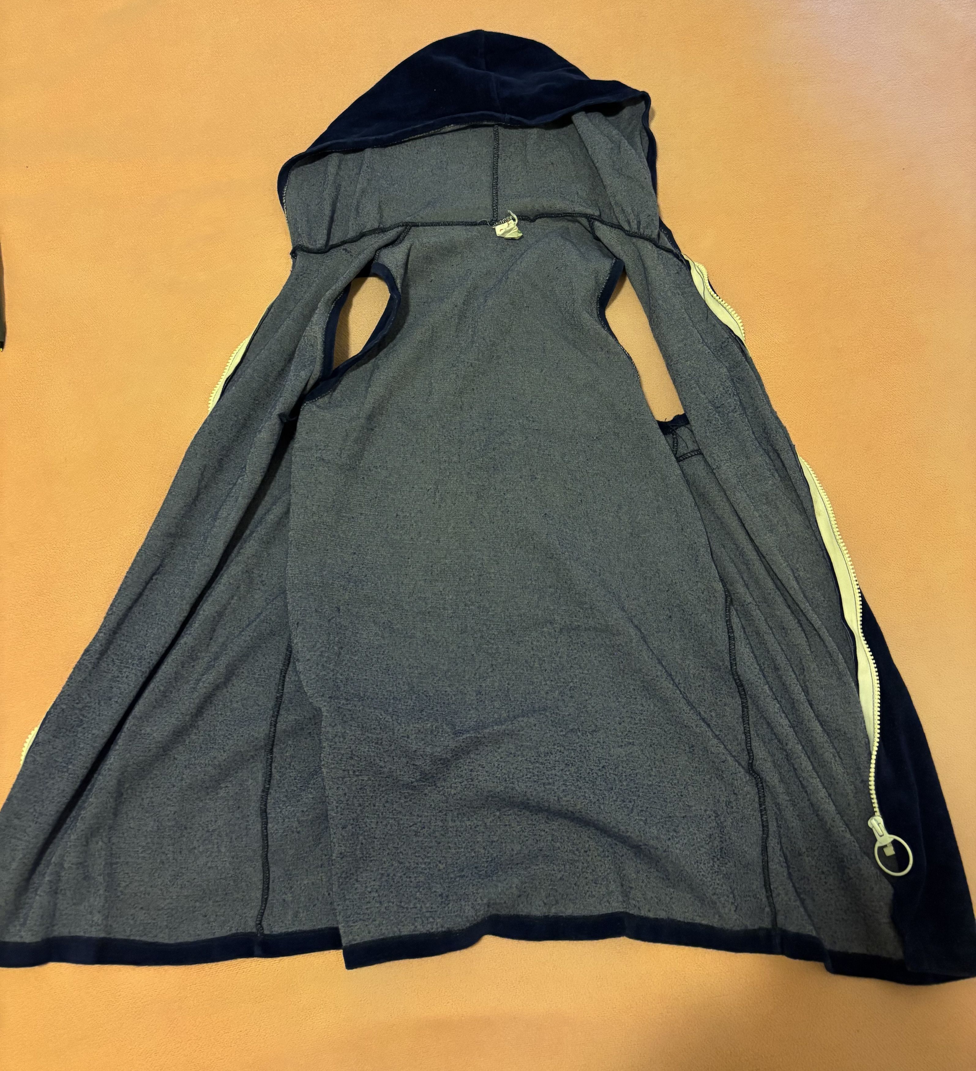 Other velour sleeveless hoodie Size US S / EU 44-46 / 1 - 2 Thumbnail