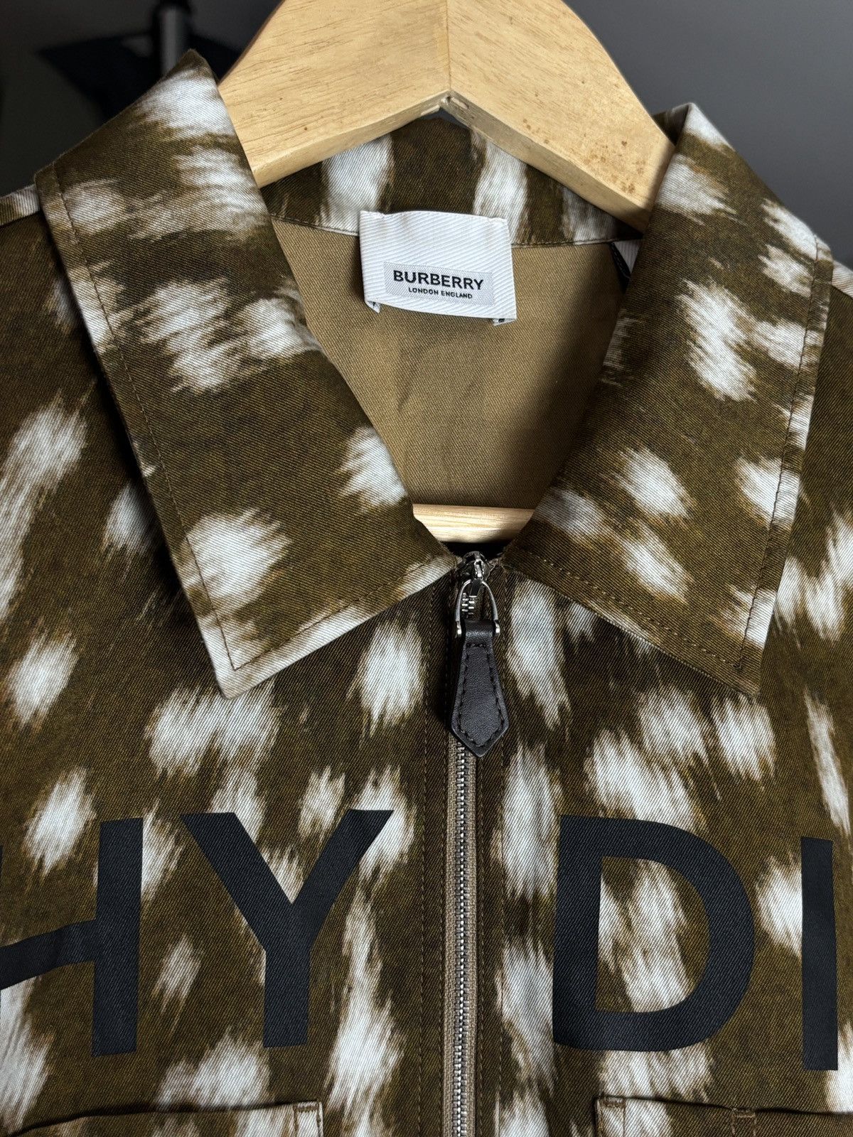 Burberry Burberry F/W2019 Runway Zip Shirt Why Did They Kill Bambi Size US XS / EU 42 / 0 - 3 Thumbnail