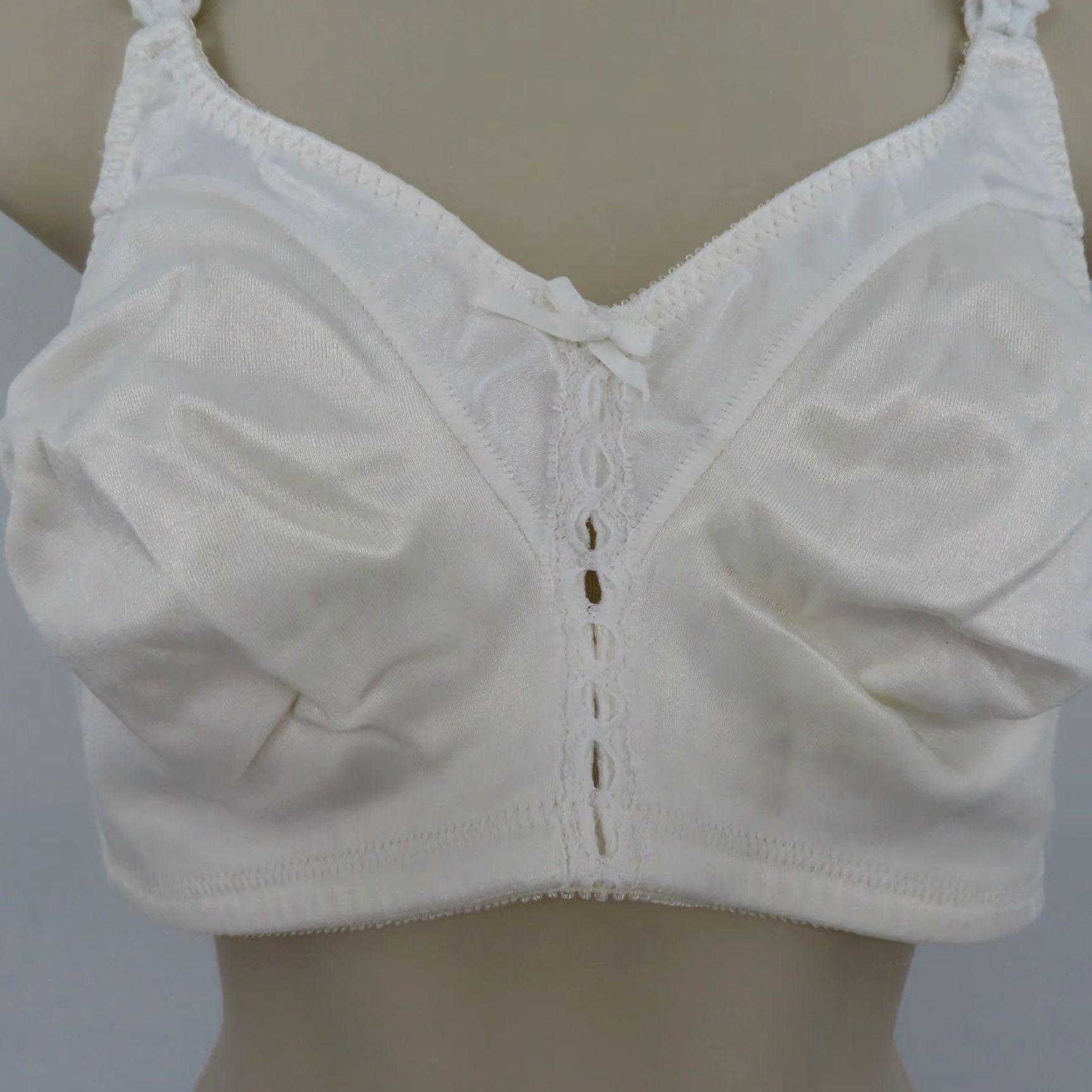 Vintage Bali 40D Double Support Wire Free Wireless Bra 3820 Solid White Bow Wide Straps Size ONE SIZE - 3 Thumbnail
