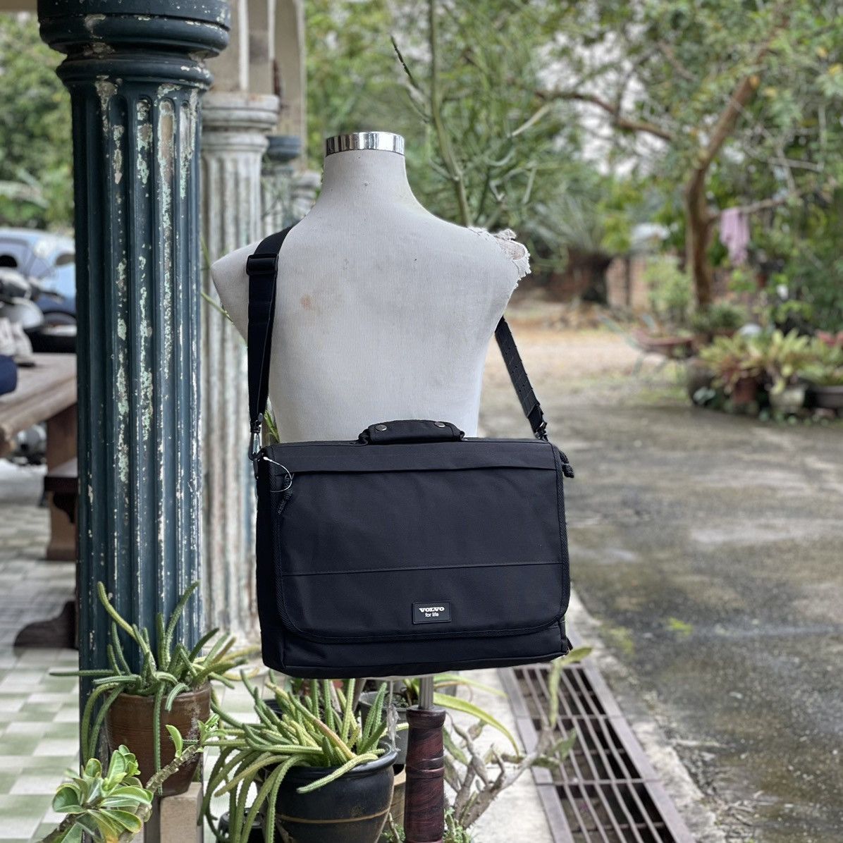 Japanese Brand Volvo for life Black Messenger Bag Size ONE SIZE - 1 Thumbnail