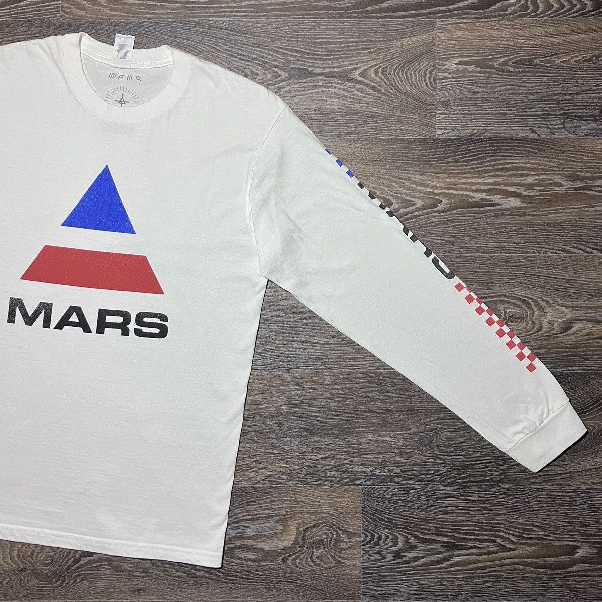 Band Tees THIRTY SECONDS TO MARS “The Monolith Tour” 2018 L/S Shirt Size US M / EU 48-50 / 2 - 3 Thumbnail