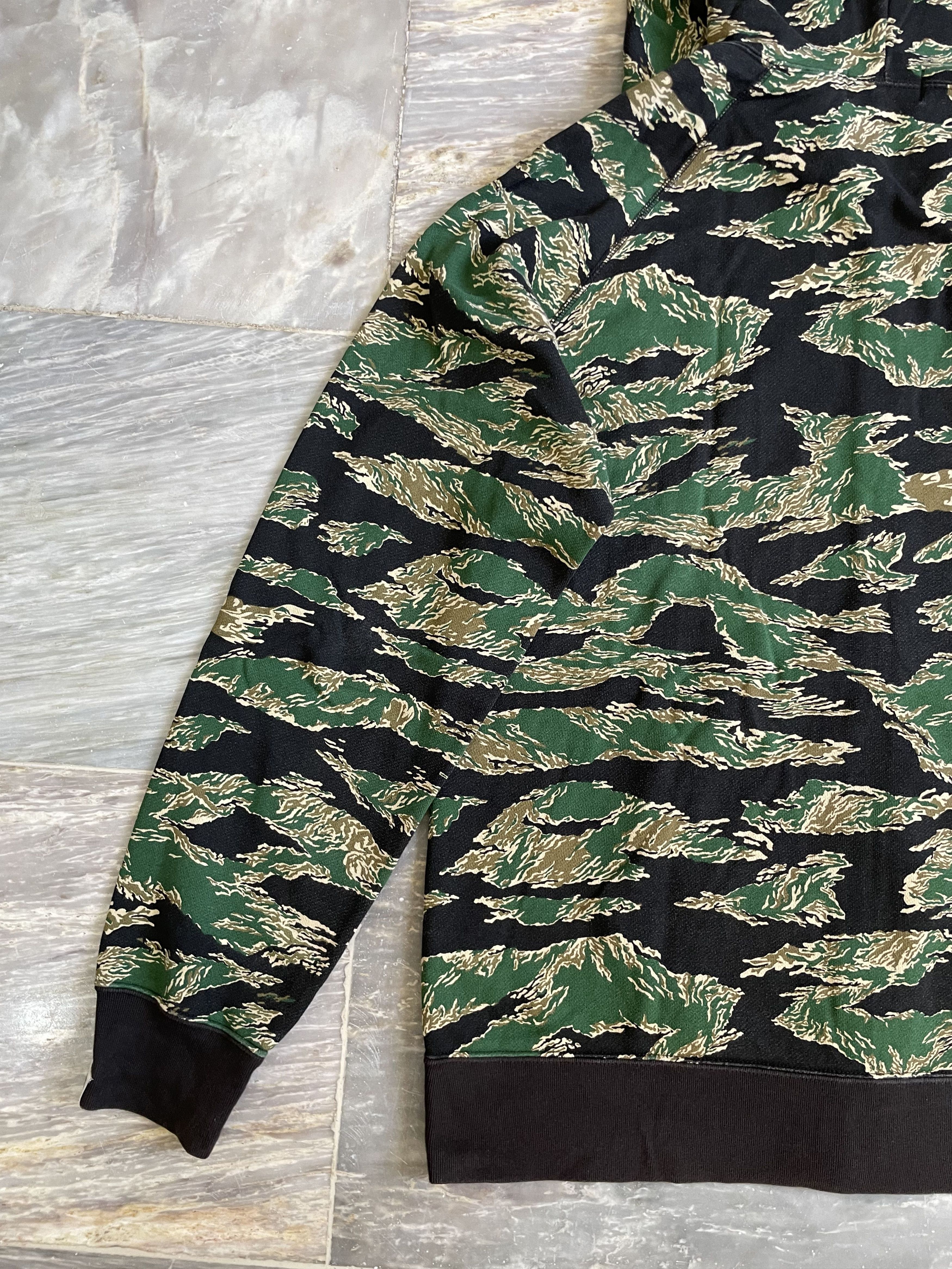 Bape × Nigo OG Bape Tiger Camo Full Zip Hoodie Size US XL / EU 56 / 4 - 18 Thumbnail