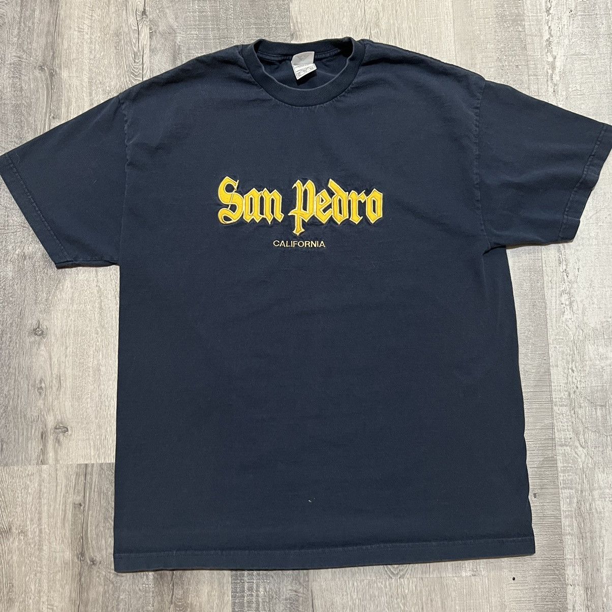 Alstyle × Vintage VTG San Pedro California Y2K Navy Blue Old English T Shirt Size US L / EU 52-54 / 3 - 1 Thumbnail