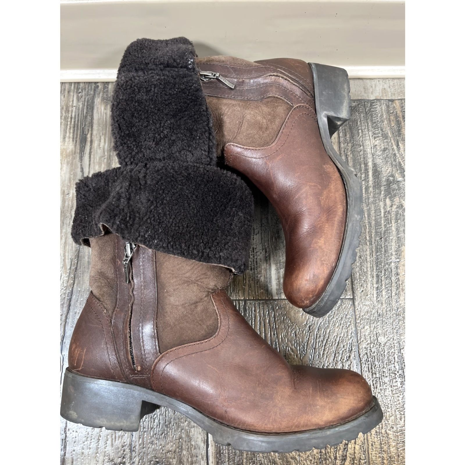 Ugg UGG Australia Bellevue 1914 Shearling Brown Leather Boot Boots Women 8 Winter Size US 8 / IT 38 - 4 Thumbnail