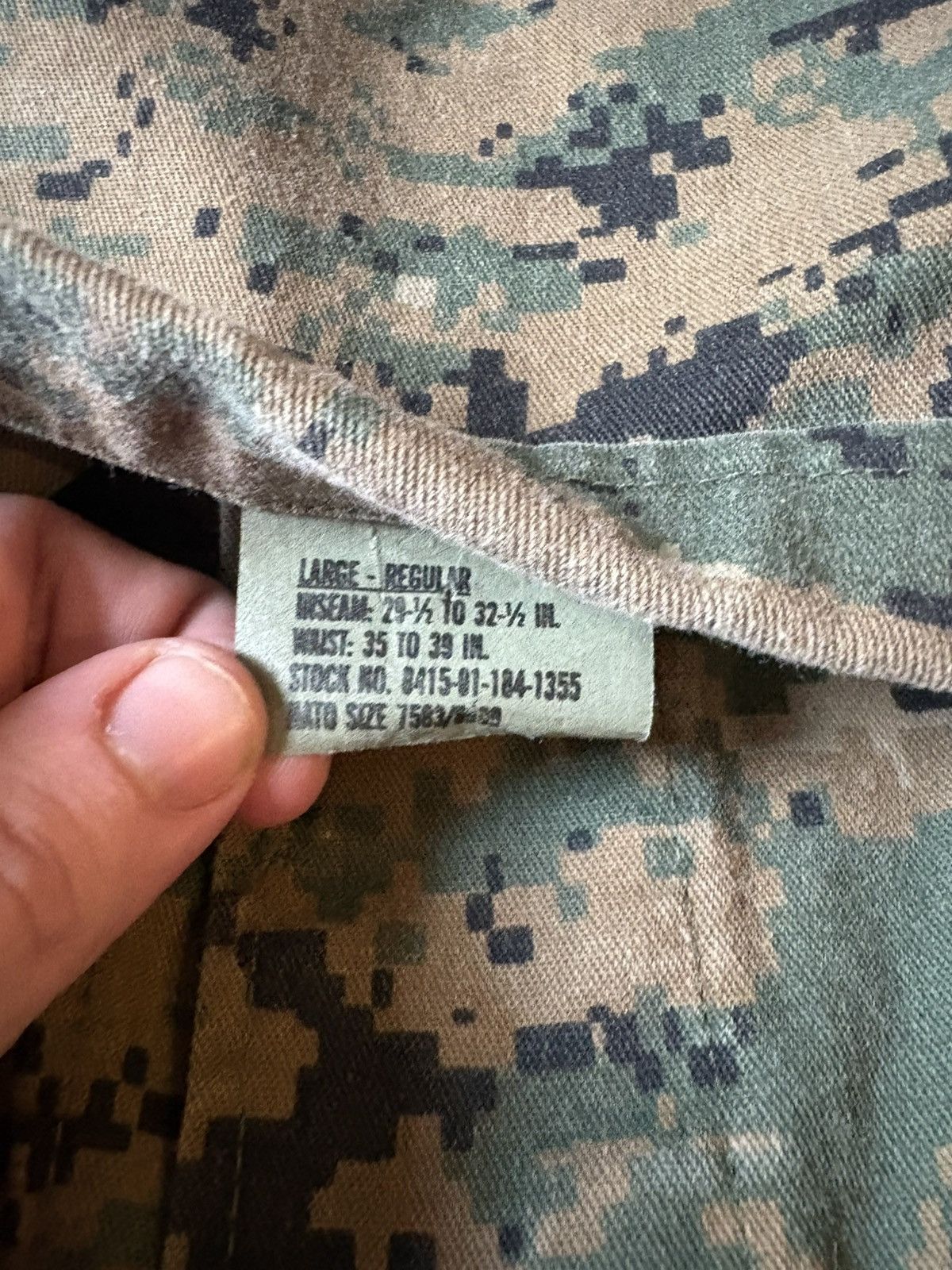 Vintage Vintage Military Digital Camo Slant Pocket Button-up Jacket Size US L / EU 52-54 / 3 - 3 Thumbnail