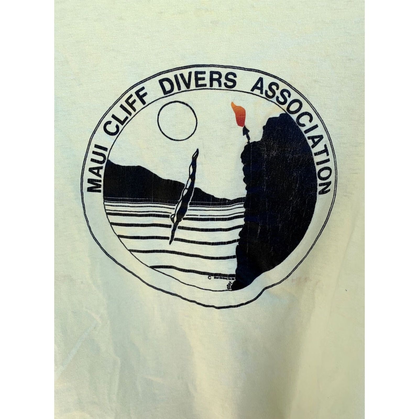 Hanes VINTAGE Maui Cliff Divers Association T Shirt Graphic Tee Single Stitch Size L Mens Yellow 100% Cotton Hanes Beefy-T Hawaii Nature 80s 90s Size US L / EU 52-54 / 3 - 5 Thumbnail