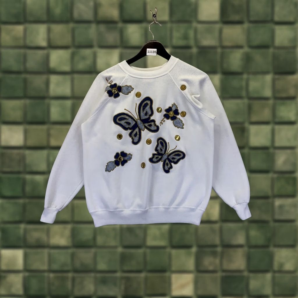 Hanes VINTAGE Hanes Sweatshirt Denim Butterflies Gel Art White Womens Large 90s Pullover Crew Neck Long Sleeve Size L / US 10 / IT 46 - 1 Thumbnail