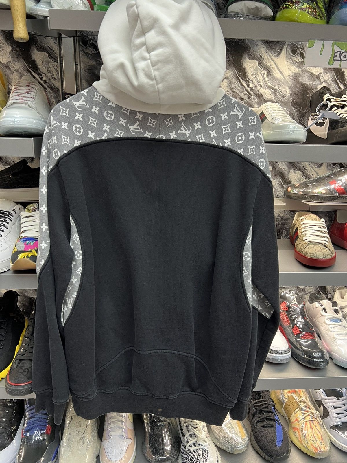 Louis Vuitton Louis Vuitton White/Grey/Black Circle Hoodie Size US XL / EU 56 / 4 - 2 Thumbnail