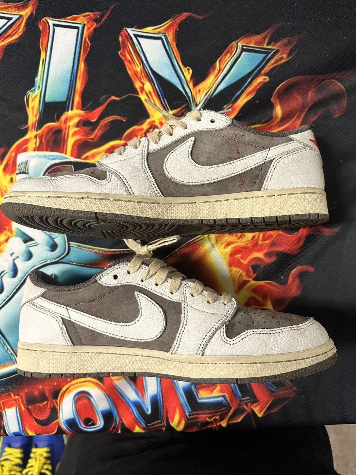 Nike × Travis Scott Travis scott low reverse mocha Size US 10.5 / EU 43-44 - 2 Thumbnail