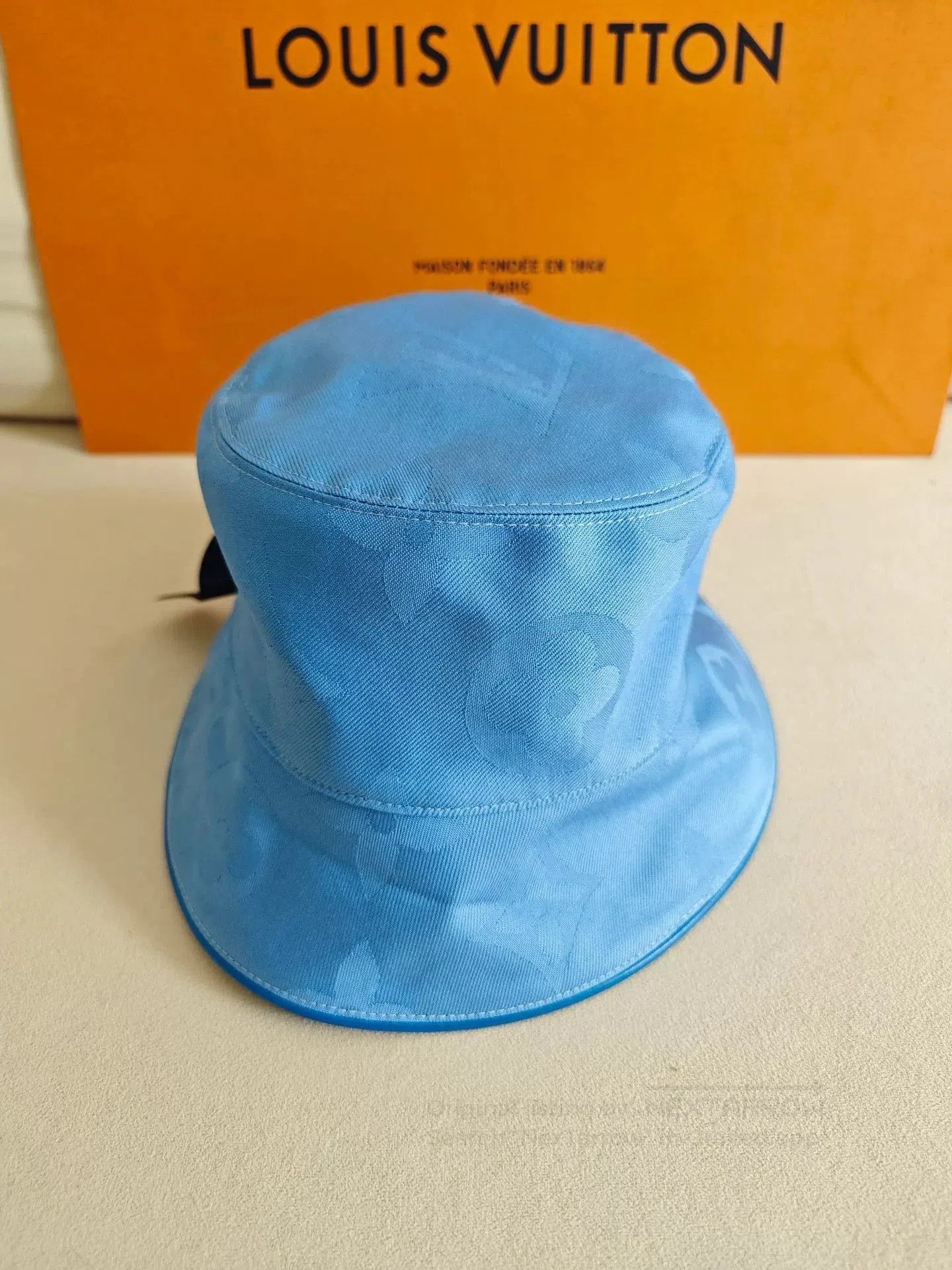Louis Vuitton Louis Vuitton Reversible Bucket Hat. Size ONE SIZE - 7 Thumbnail