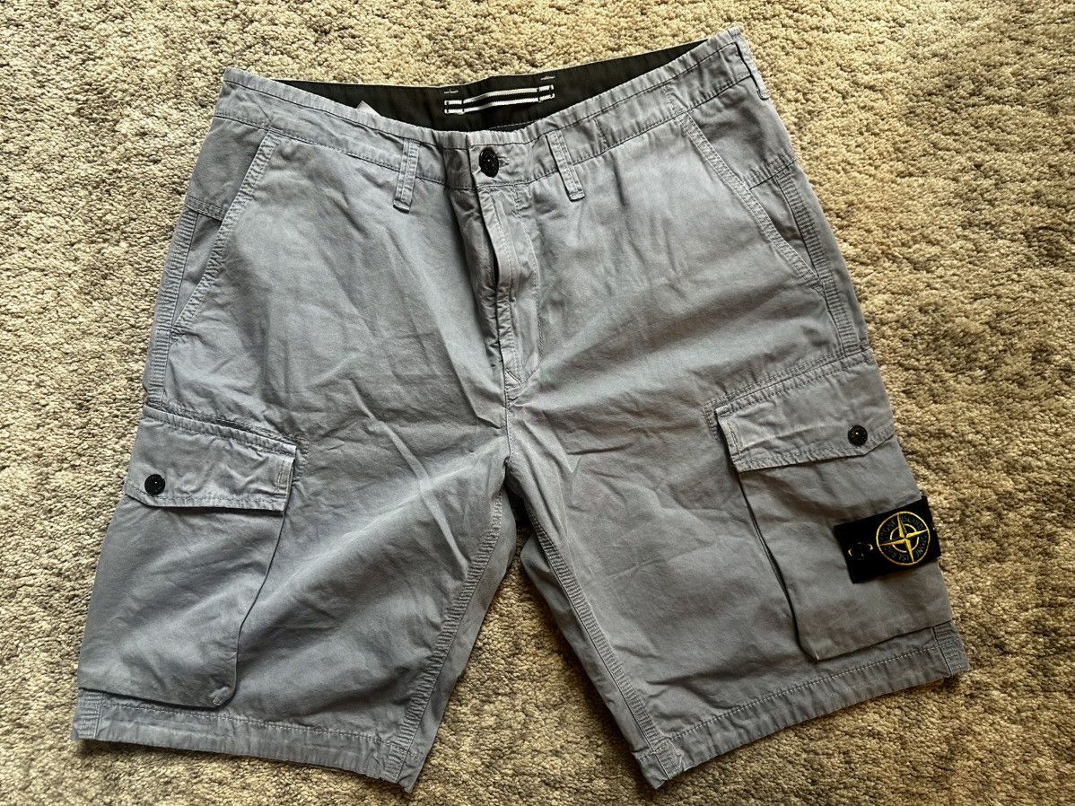 Stone Island Stone Island bermuda shorts Size US 34 / EU 50 - 1 Thumbnail