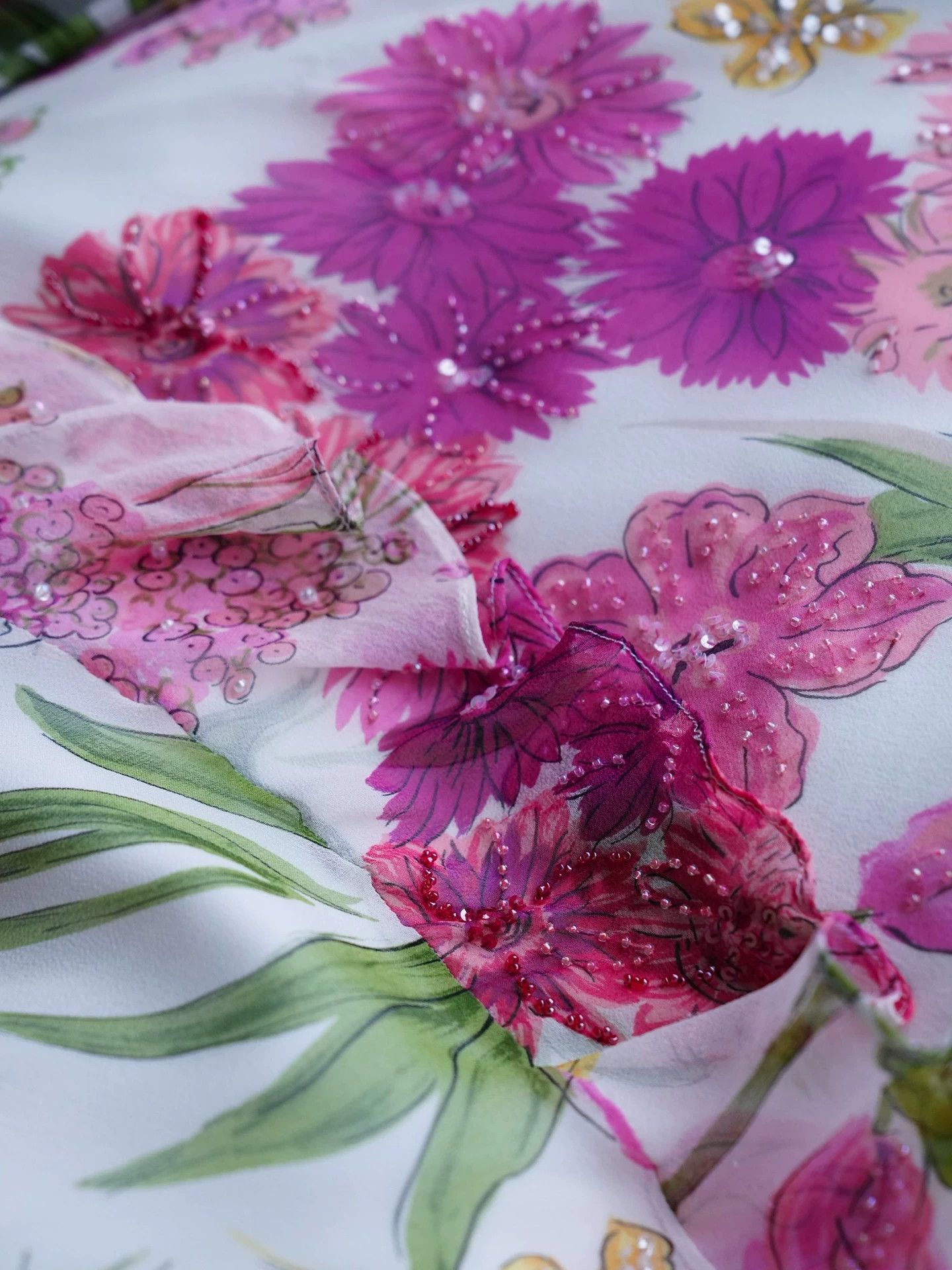 Vintage UK Vintage Beaded Silk Floral Sleeveless Dress Size S / US 4 / IT 40 - 6 Thumbnail