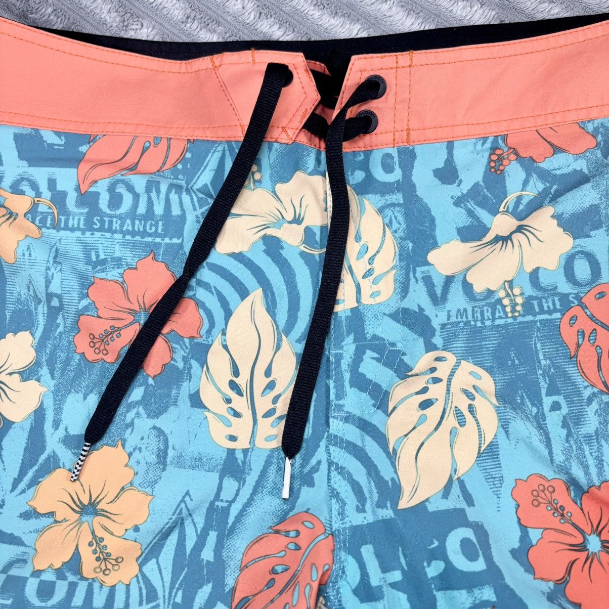 Volcom Volcom men’s sz 40 pull string inverted floral Boardshorts Size US 40 / EU 56 - 4 Thumbnail