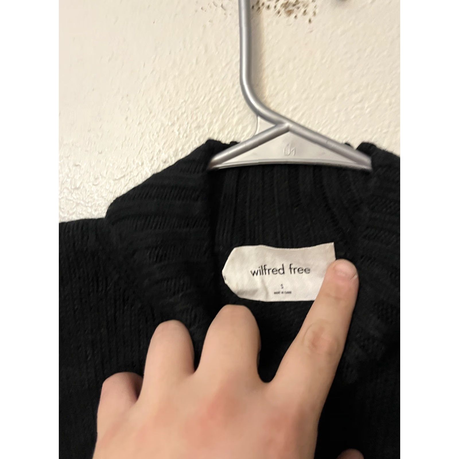 Vintage ARITZIA Wilfred Free Isabelli Sweater Small Sweater Black 100% Merino Wool Knit Pullover Womens Size S / US 4 / IT 40 - 2 Thumbnail