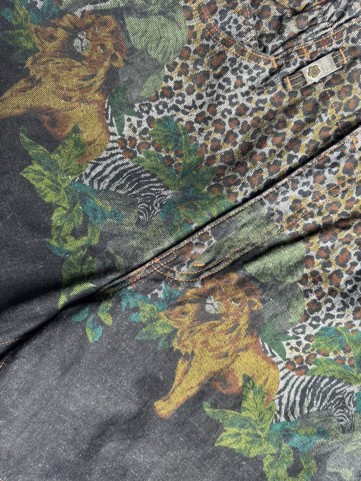 Kenzo VERY RARE VINTAGE PANTS SHORT KENZO JEANS TIGER PRINT Size US 30 / EU 46 - 4 Thumbnail