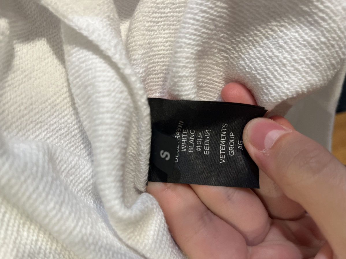 Vetements Vetements The Evil Does Wear Vetements Size US S / EU 44-46 / 1 - 7 Thumbnail