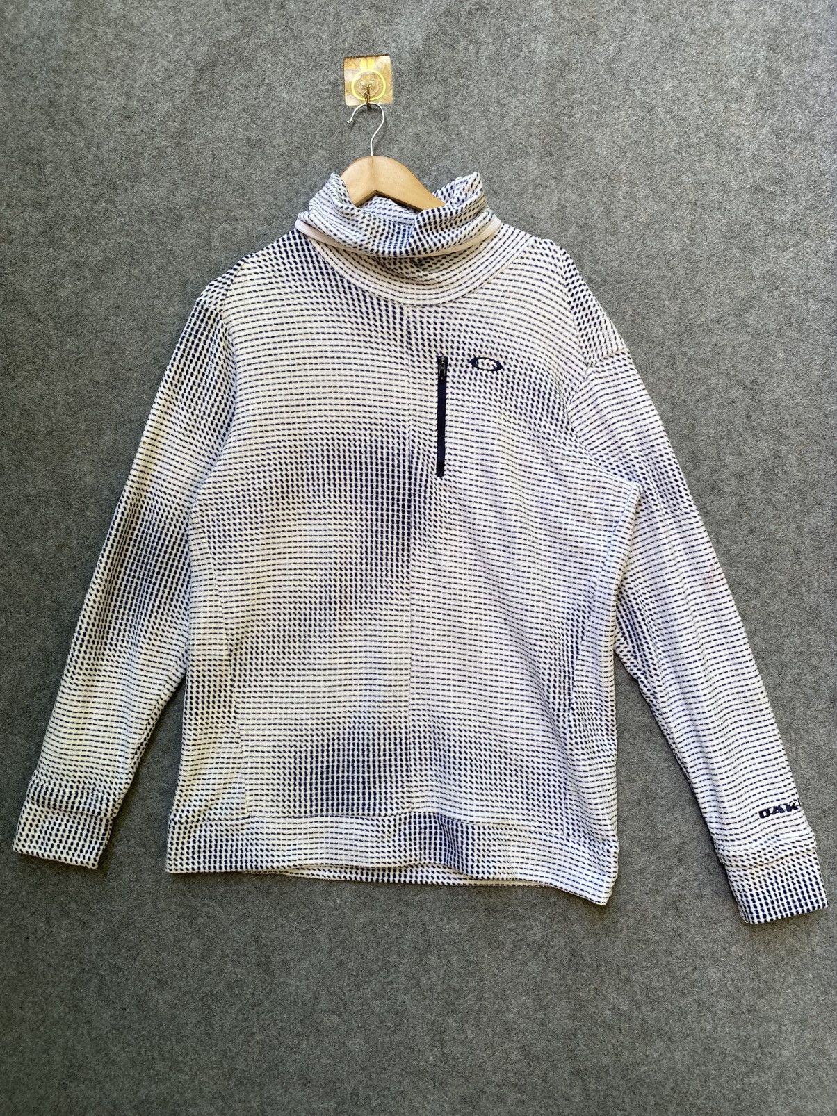 Oakley Vintage Oakley turtle neck long sleeve Size US XL / EU 56 / 4 - 1 Thumbnail