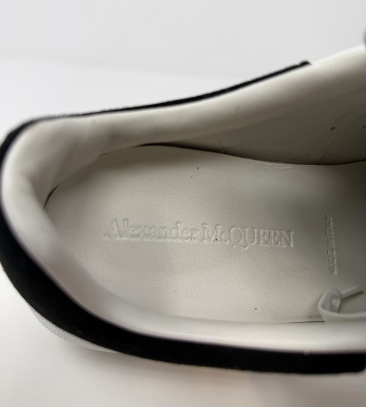 Alexander McQueen Alexander McQueen Oversized Sneaker Suede White/Black Size US 8 / EU 41 - 8 Thumbnail