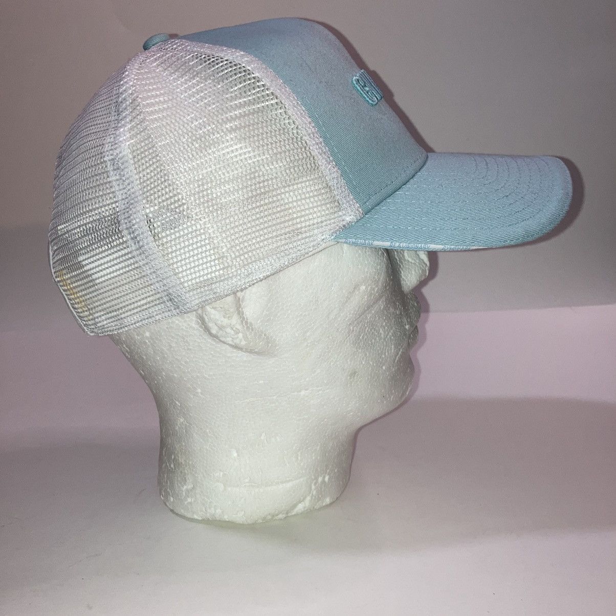 Designer × Gymshark Gymshark New Era Mens Snapback blue & white trucker hat Size ONE SIZE - 2 Thumbnail