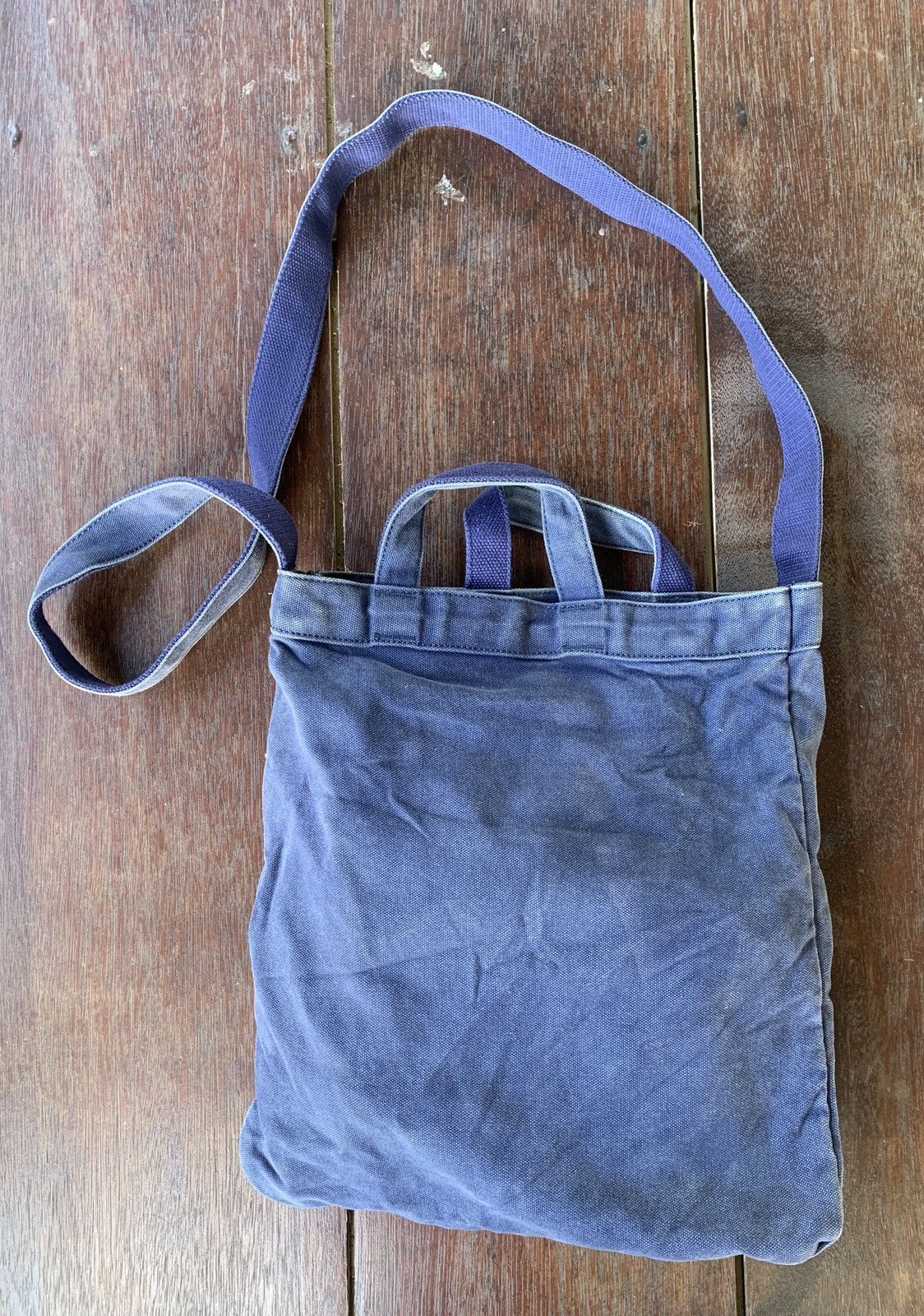 agnes b. Agnes B. Voyage spell out blue sling tote bag Size ONE SIZE - 2 Thumbnail