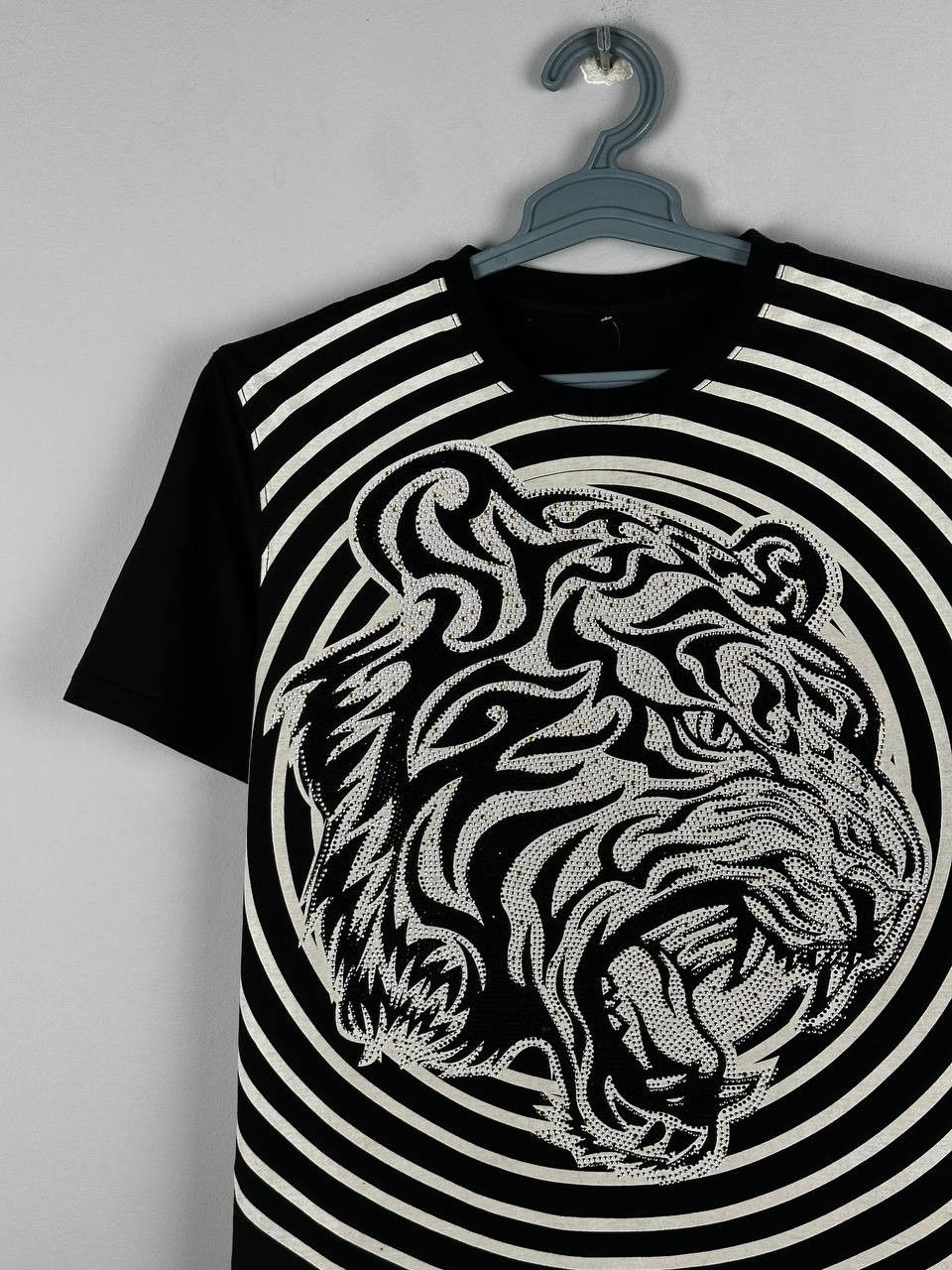 Philipp Plein RARE Philipp Plein Rhinestone Skull Tiger Luxury T Shirt Size US XL / EU 56 / 4 - 3 Thumbnail