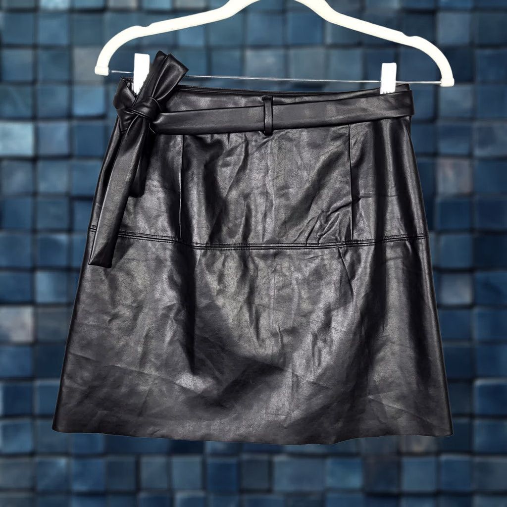 Vintage Wilfred Women’s black mini faux leather wrap skirt M Skirt Short Spring Summer Fall Winter Ladies Regular Size Black Size 32" / US 10 / IT 46 - 1 Thumbnail