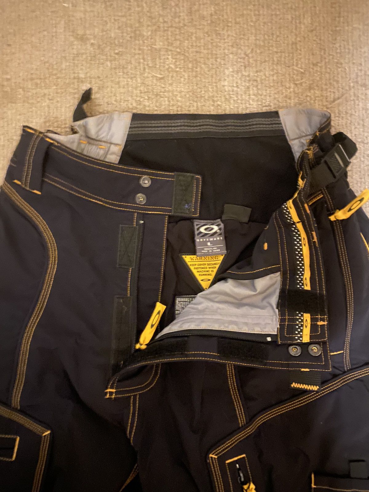 Oakley software snow pants!! Full side zipper