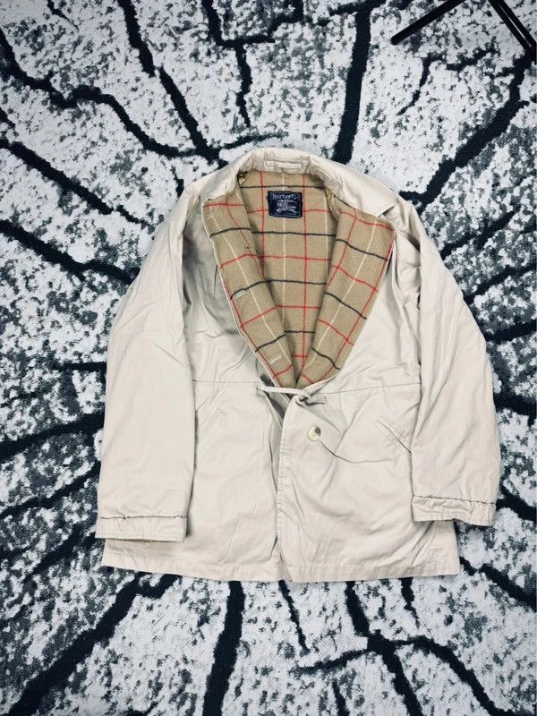 Burberry Vintage Burberry pattern 14 XL beige insulated coat jacket Size XL / US 12-14 / IT 48-50 - 1 Thumbnail