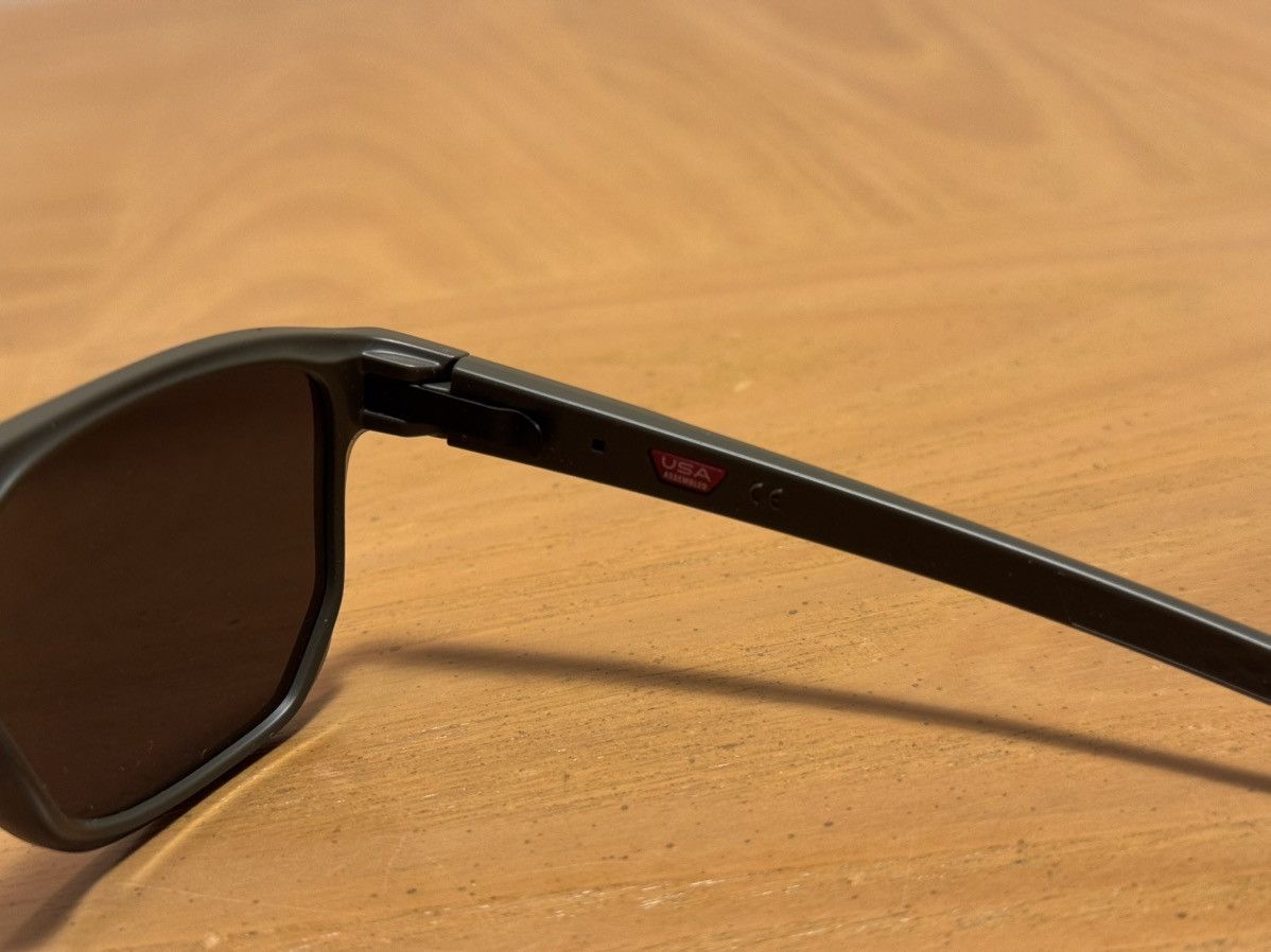Oakley Oakley- Latch Beta- Frame Matte Olive- Lens Prizm Black Size ONE SIZE - 8 Thumbnail