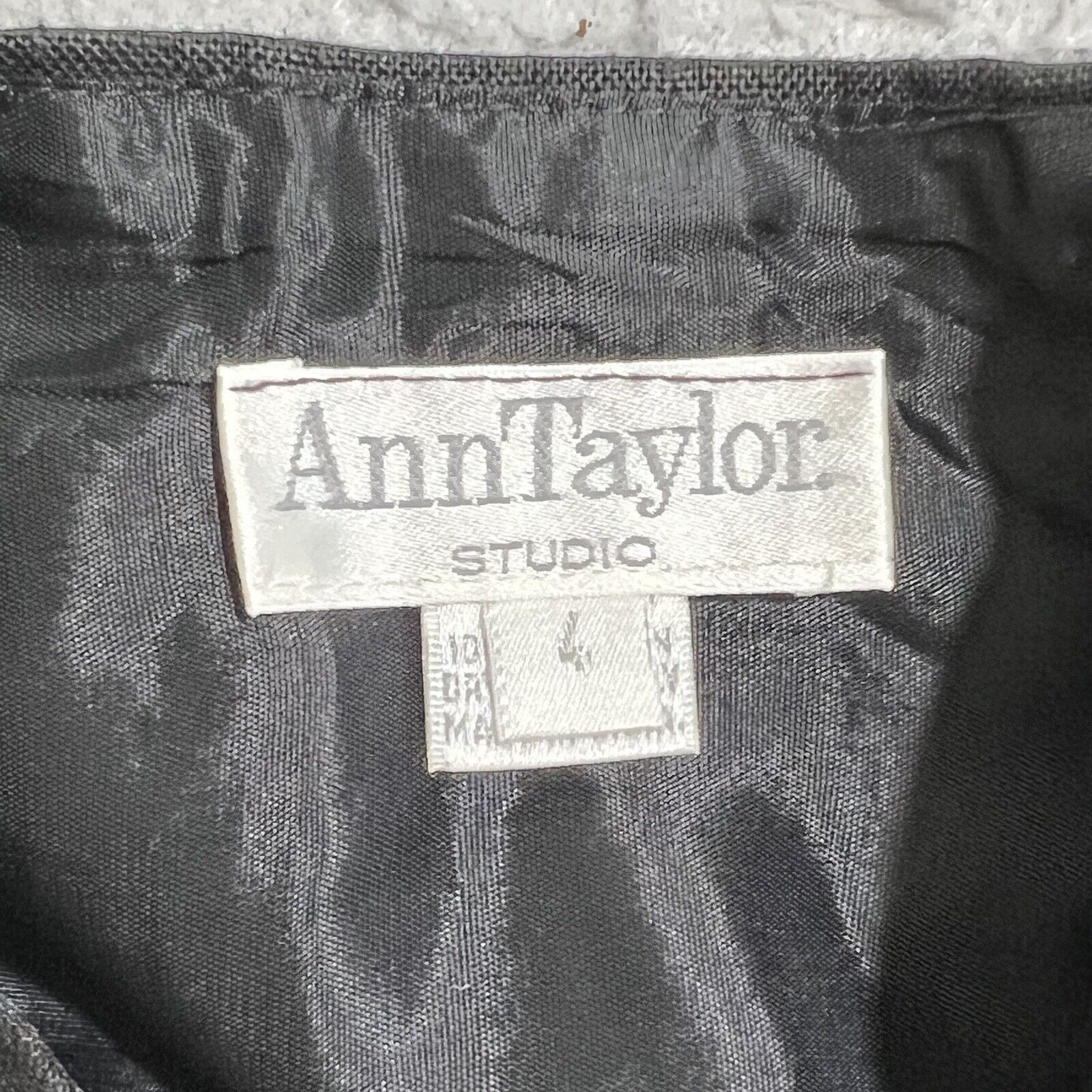 Ann Taylor Vintage Ann Taylor Pure Linen Pencil Skirt Black Made in USA Size 27" / US 4 / IT 40 - 3 Thumbnail