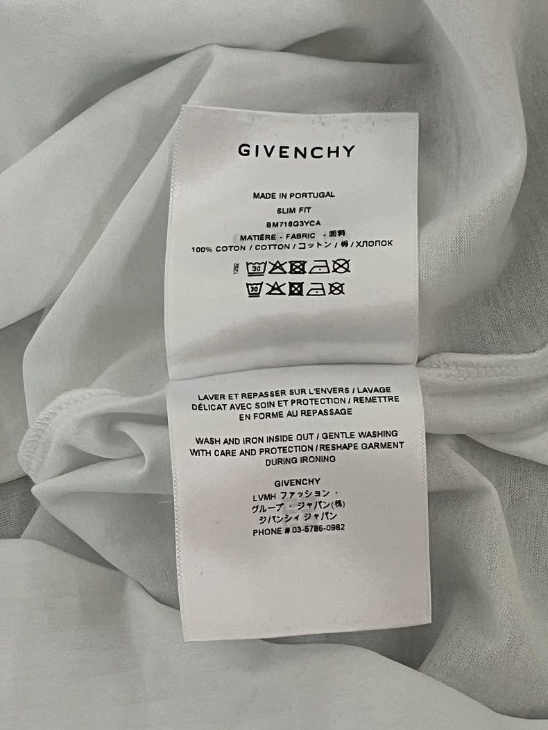 Givenchy Givenchy White short-sleeve T-shirt, size M, made in Portu Size US M / EU 48-50 / 2 - 5 Thumbnail