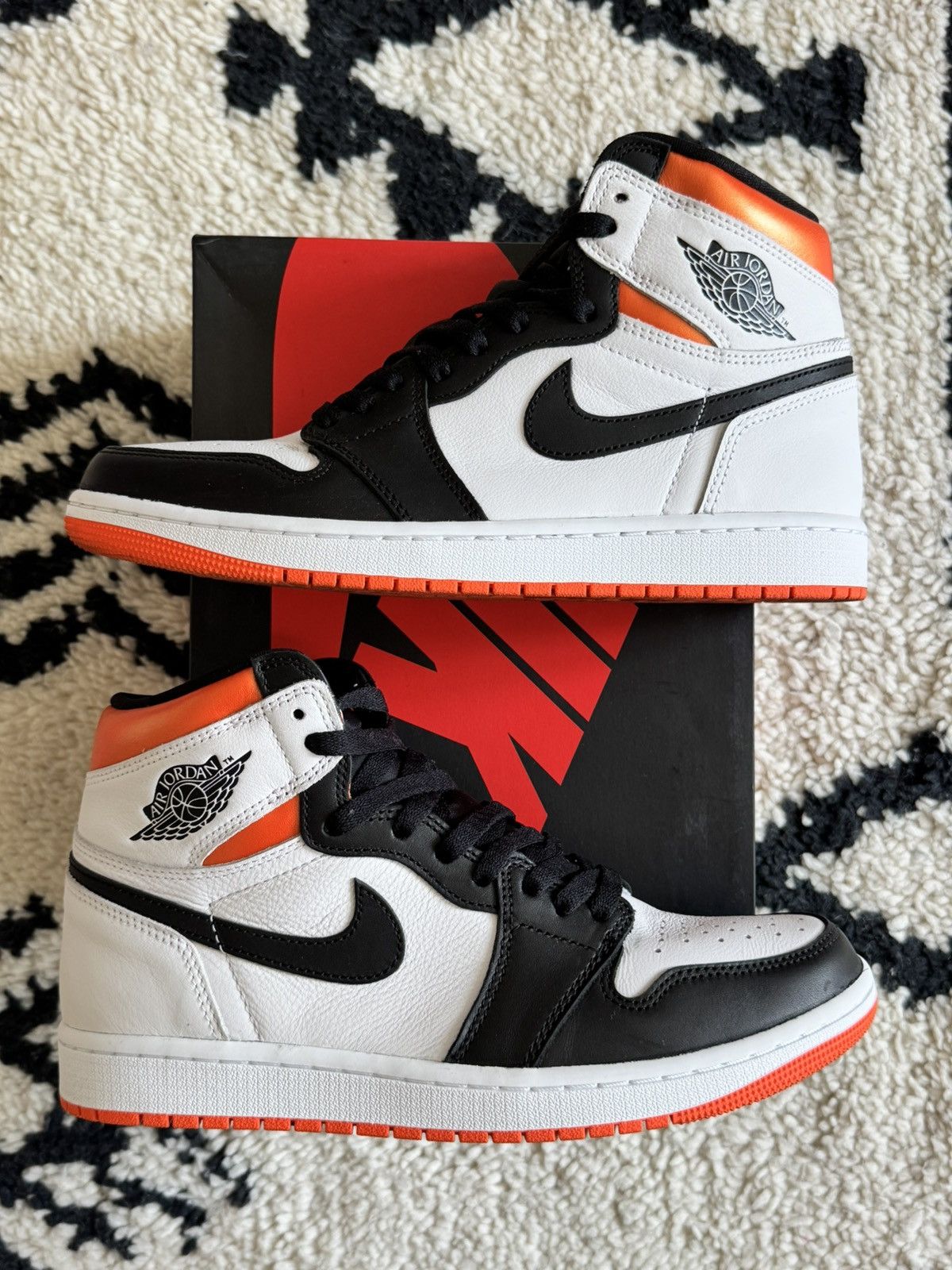 Jordan Brand Nike Air Jordan 1 Retro High OG white/orange US 9 Size US 9 / EU 42 - 2 Thumbnail