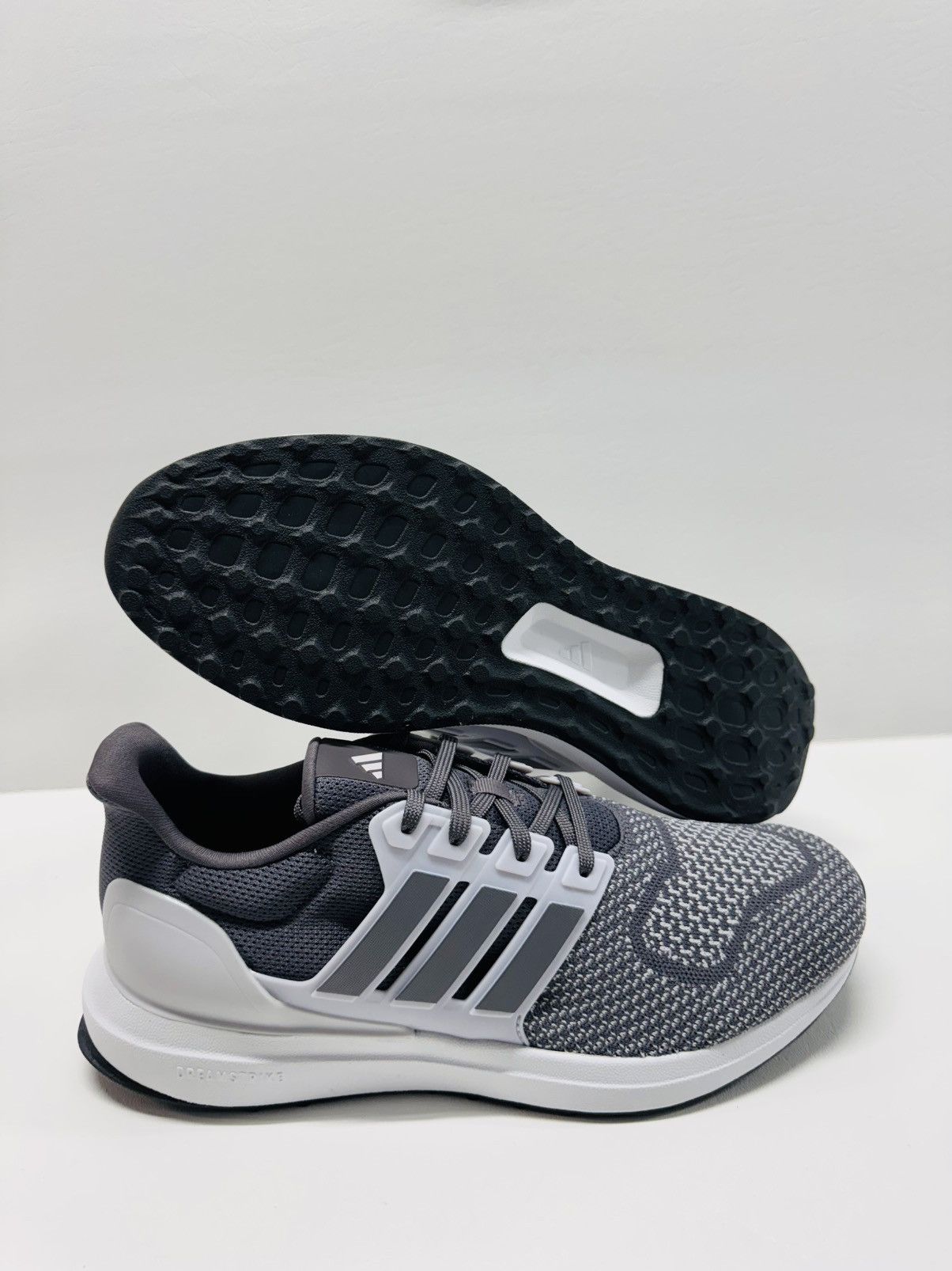 Adidas Adidas Ultradream DNA Grey Strate Size US 10.5 / EU 43-44 - 1 Thumbnail