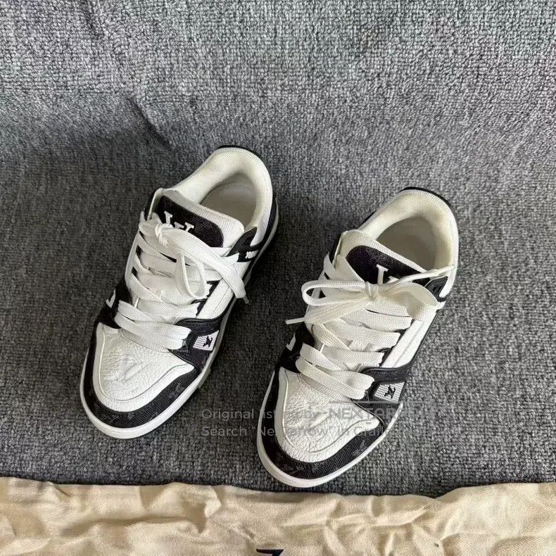 Louis Vuitton Louis Vuitton Trainer Black and White Cowboy shoes Size US 12 / IT 42 - 4 Thumbnail