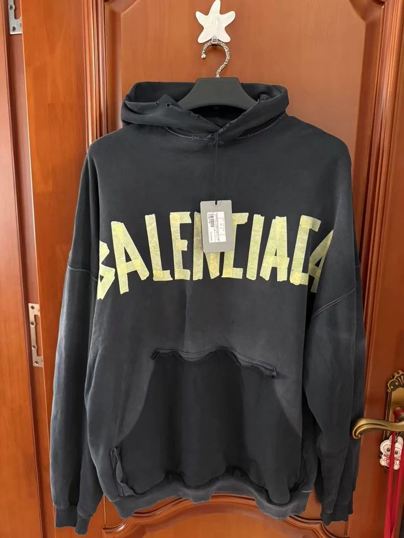 Balenciaga Balenciaga Tape Sweater Old Size US M / EU 48-50 / 2 - 1 Thumbnail