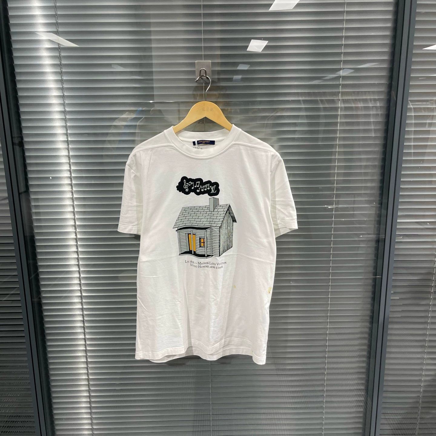 Louis Vuitton White House & Musical Notes Graphic Short Sleeve Tee Size US L / EU 52-54 / 3 - 1 Thumbnail