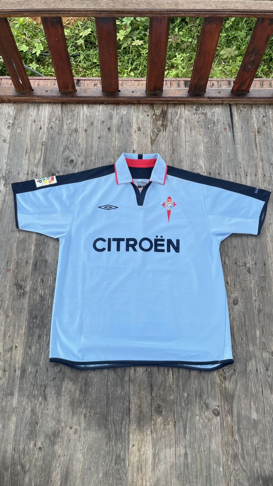 Other Vintage Celta Figo 2004/2005 Home Football Shirt Size US L / EU 52-54 / 3 - 3 Thumbnail
