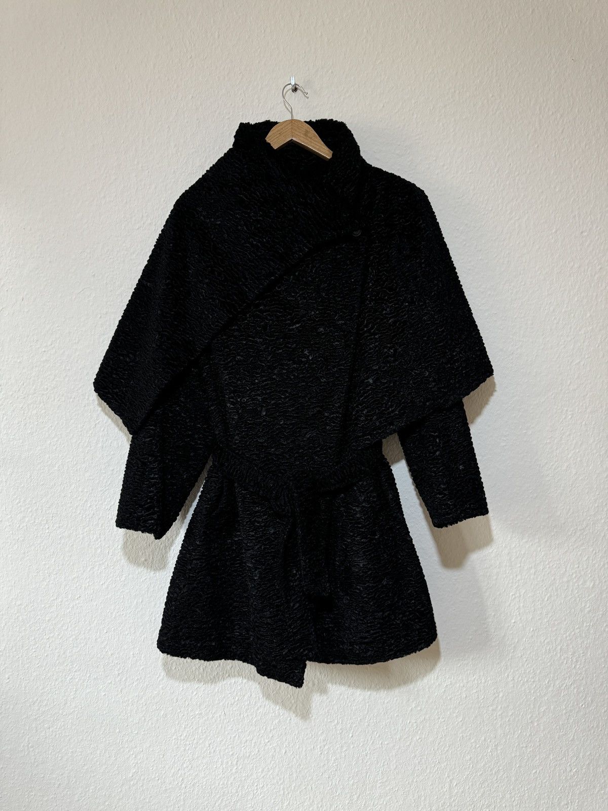 Ann Demeulemeester × Designer 2000s ANN DEMEULEMEESTER BLACK LAMB SHEARLING BELTED COAT Size M / US 6-8 / IT 42-44 - 1 Thumbnail