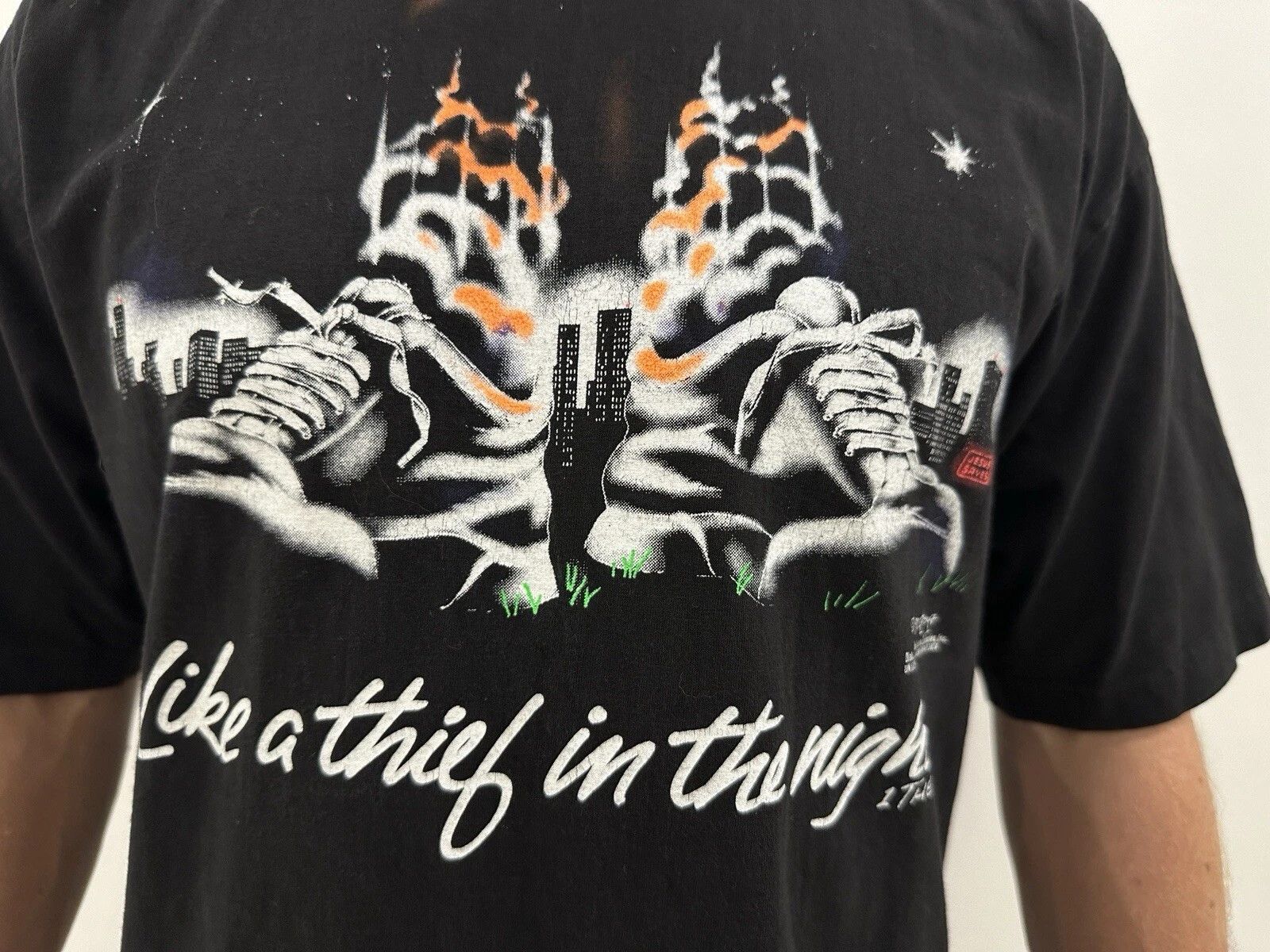 Vintage Vintage 1990s 90s T-Shirt Like a thief in the night 1992 Size US M / EU 48-50 / 2 - 4 Thumbnail