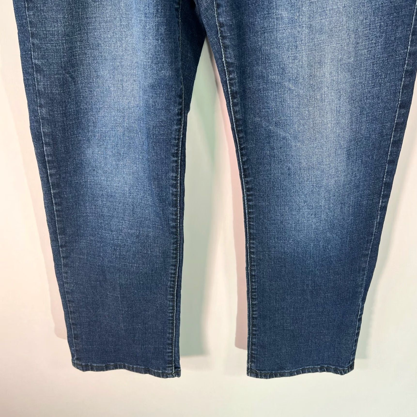Izod Izod Jeans Flat Front Low Rise Straight Leg Blue Denim Size 38X30 Casual Mens Size US 38 / EU 54 - 5 Thumbnail