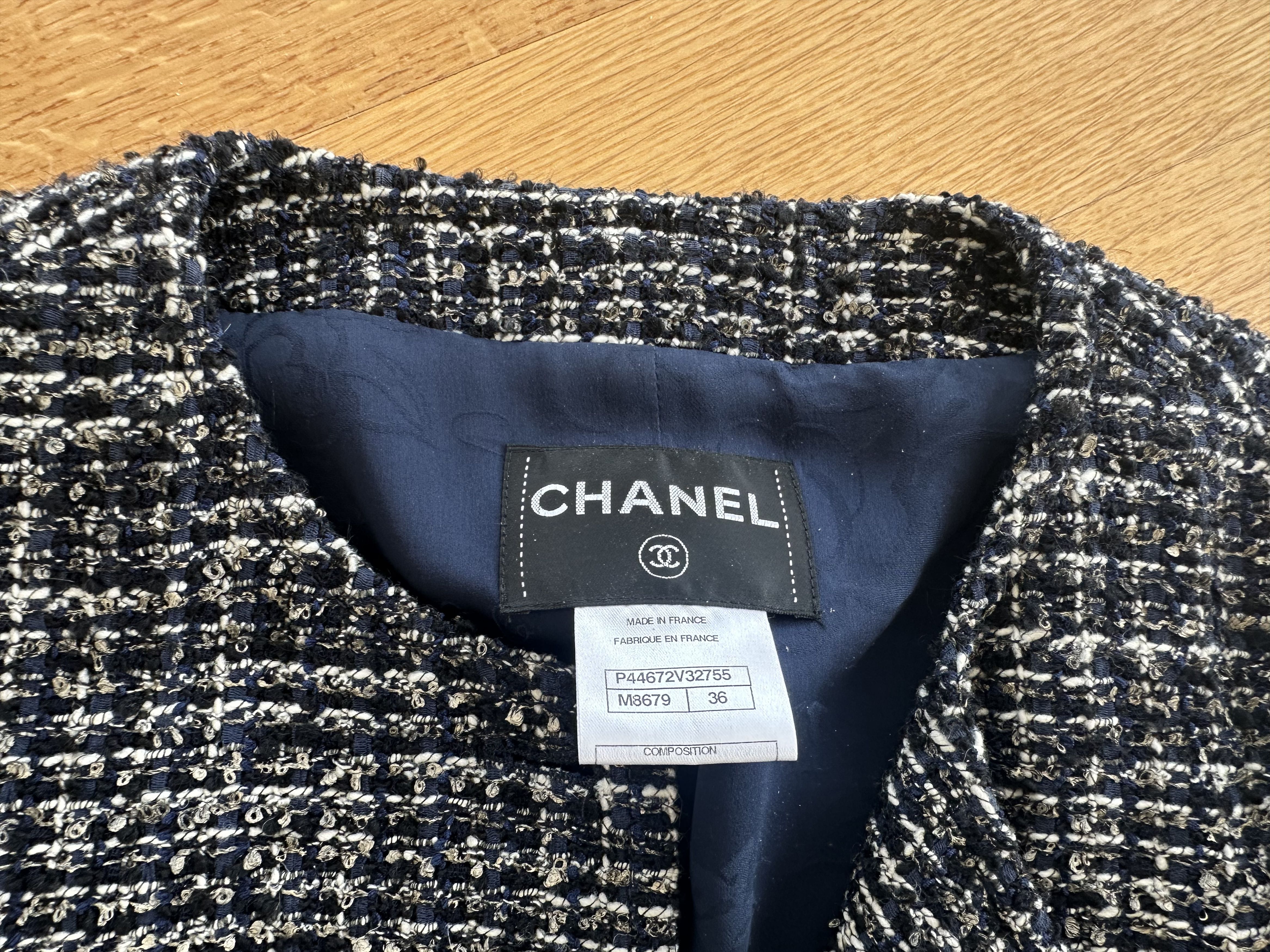 Chanel Chanel Navy, Black & White Tweed CC Button Jacket Size XS / US 0-2 / IT 36-38 - 2 Thumbnail