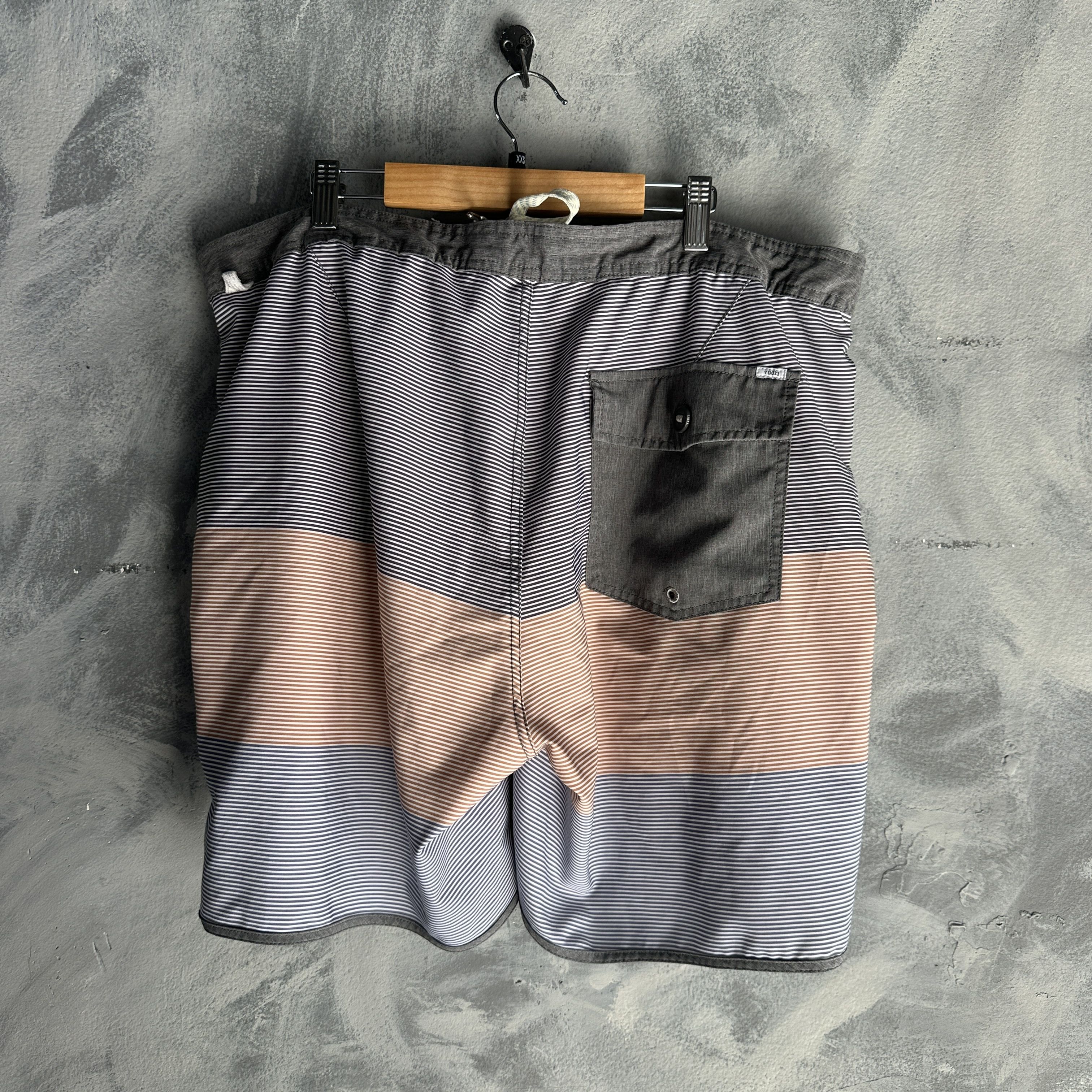 Vuori Vuori Cruise Board Shorts 38 Gray Striped Swim Trunks V314 Size US 38 / EU 54 - 6 Thumbnail
