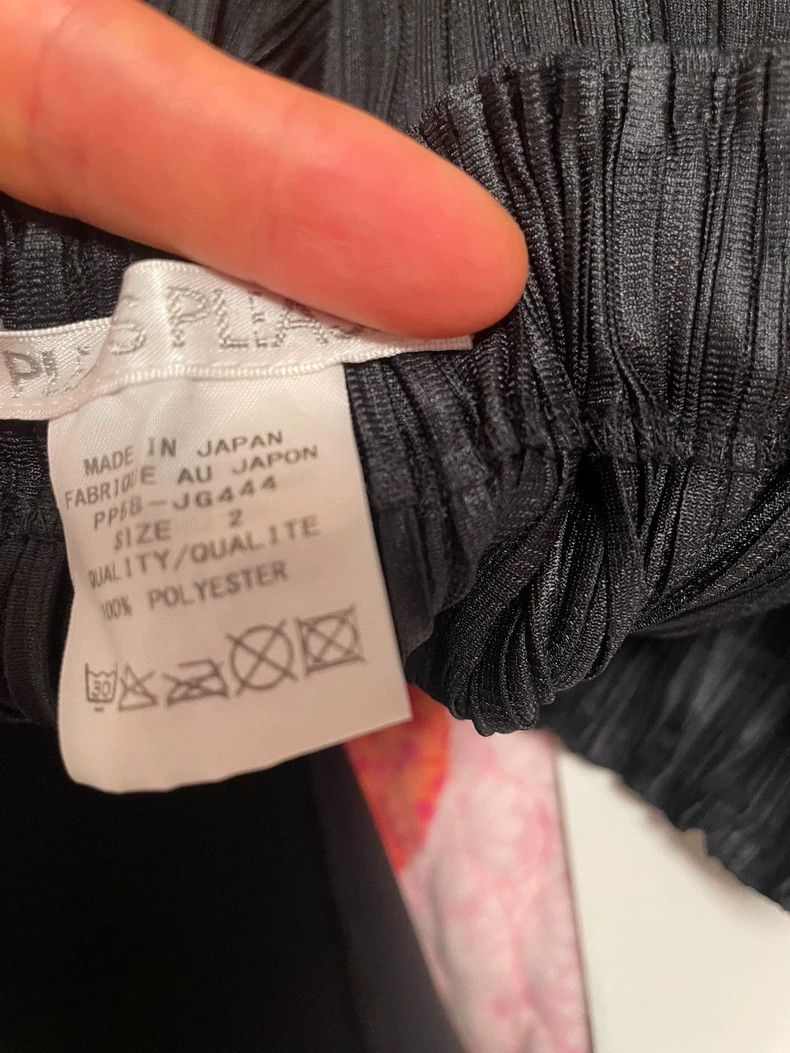 Issey Miyake Issey Miyake size:2 Black pleated skirt Size 31" - 3 Thumbnail