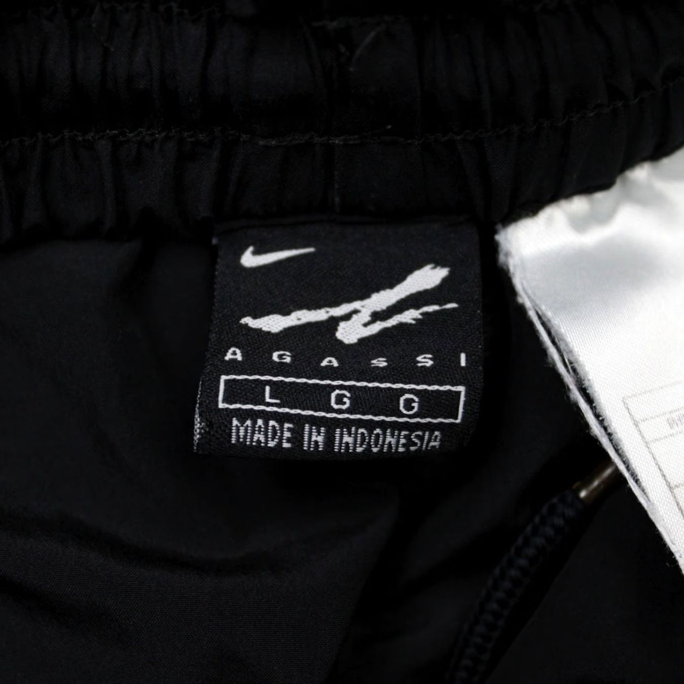 Nike VTG Nike Agassi Tennis Shorts Mens Large Black 1990s Olympic Challenge Court Tennis Shorts Men Large Black 90s Nike Size US 33 - 7 Thumbnail