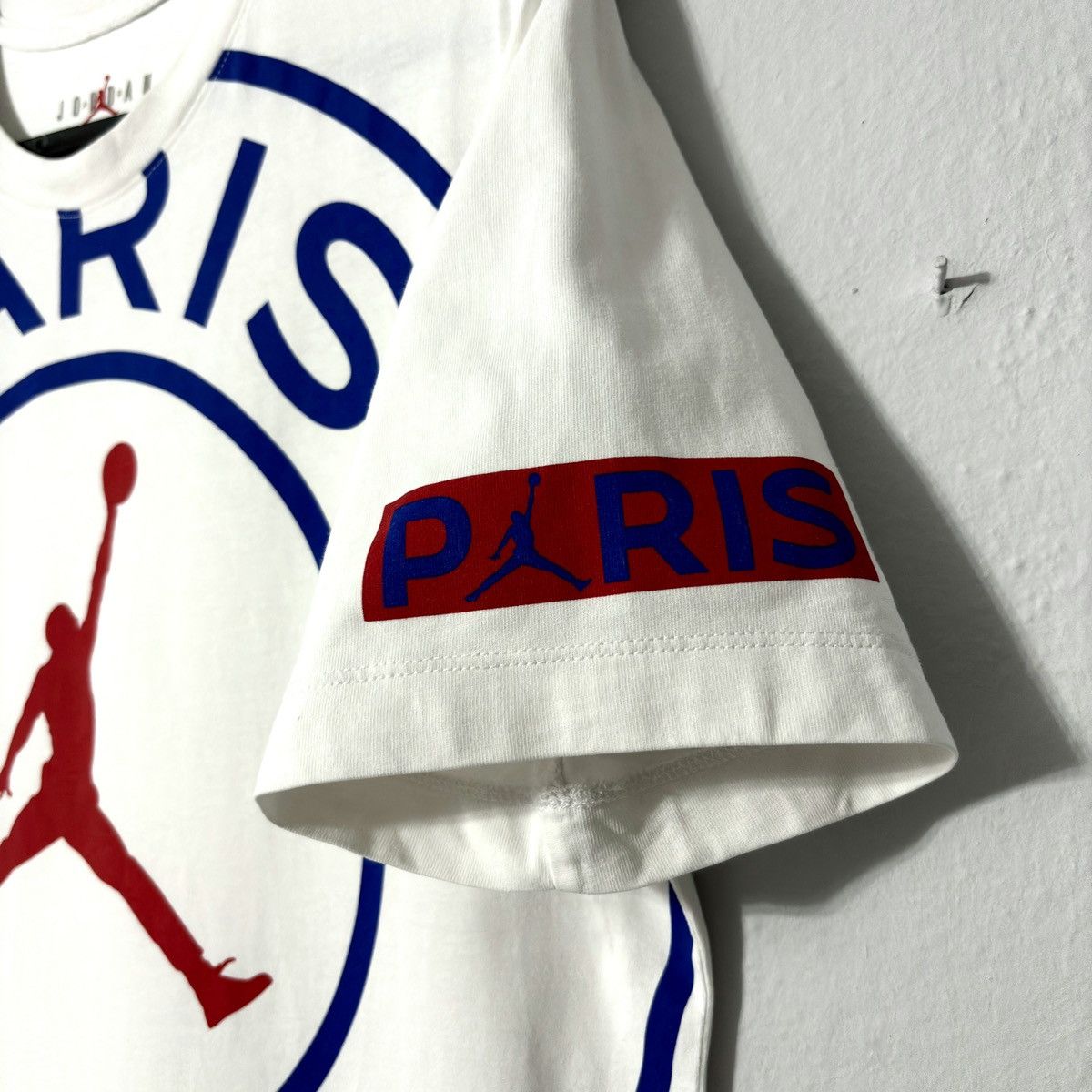 Jordan Brand × Nike PSG Paris Nike Jordan Men SS White Logo Tee Shirt Top Kit Size US M / EU 48-50 / 2 - 4 Thumbnail