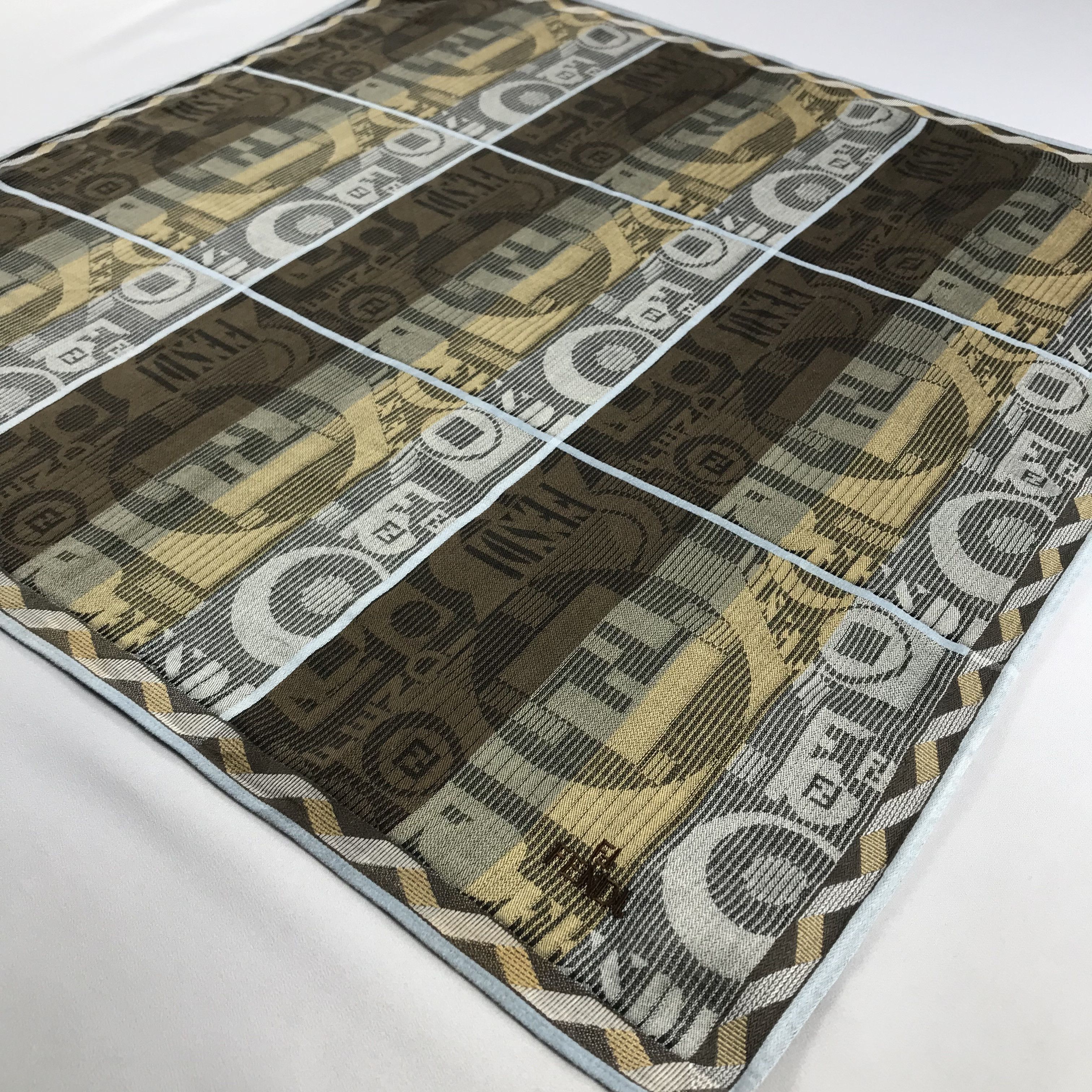 Vintage FendI Handkerchief / Bandana / Neckerchief C811 Size ONE SIZE - 4 Thumbnail