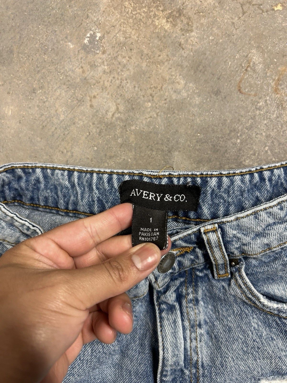 Other Avery & Co. Denim Mini Shorts Size 1 Womens Size 26" / US 2 / IT 38 - 3 Thumbnail