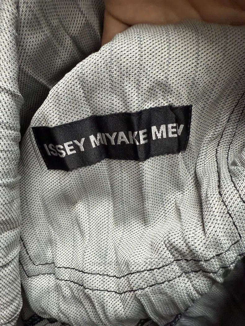Issey Miyake Issey Miyake size 4 Denim Pleated Jacket Size 4 Size US M / EU 48-50 / 2 - 7 Thumbnail
